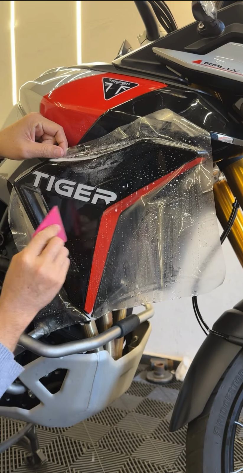 Carro esportivo preto