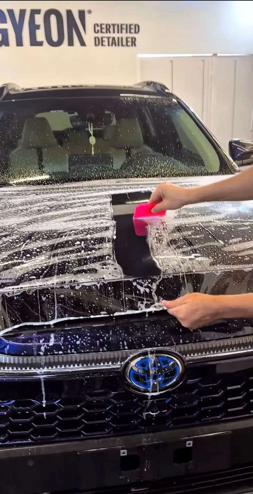 Carro esportivo preto